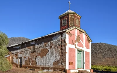 Escuela de Arquitectura Religiosa del Norte verde